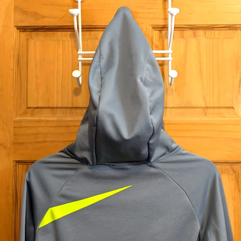 Nike Therma Dri Fit Boys XL Gray Hoodie Sweatshirt Neon Green Outdoor Athletic